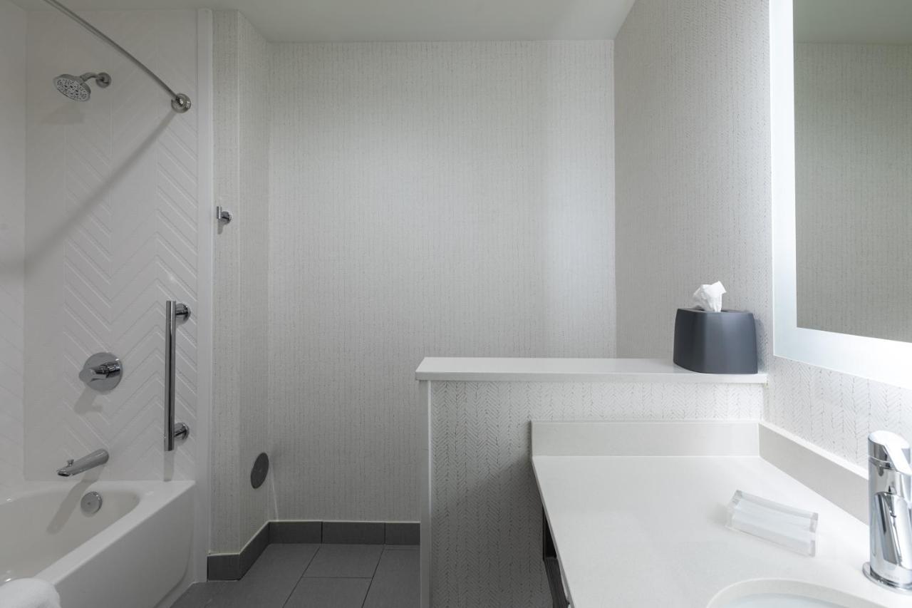 Holiday Inn Greenville - Woodruff Road By Ihg Екстериор снимка