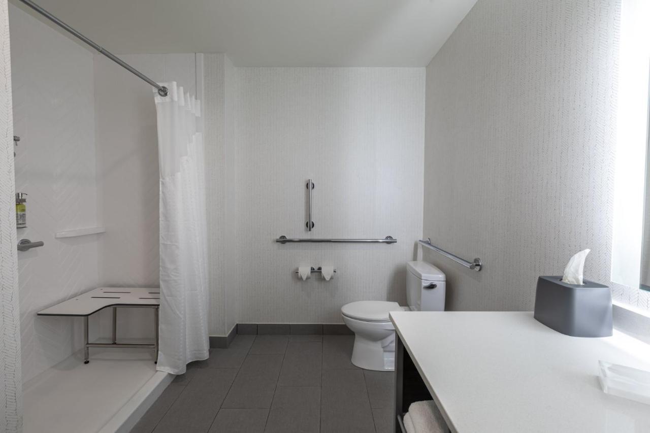 Holiday Inn Greenville - Woodruff Road By Ihg Екстериор снимка