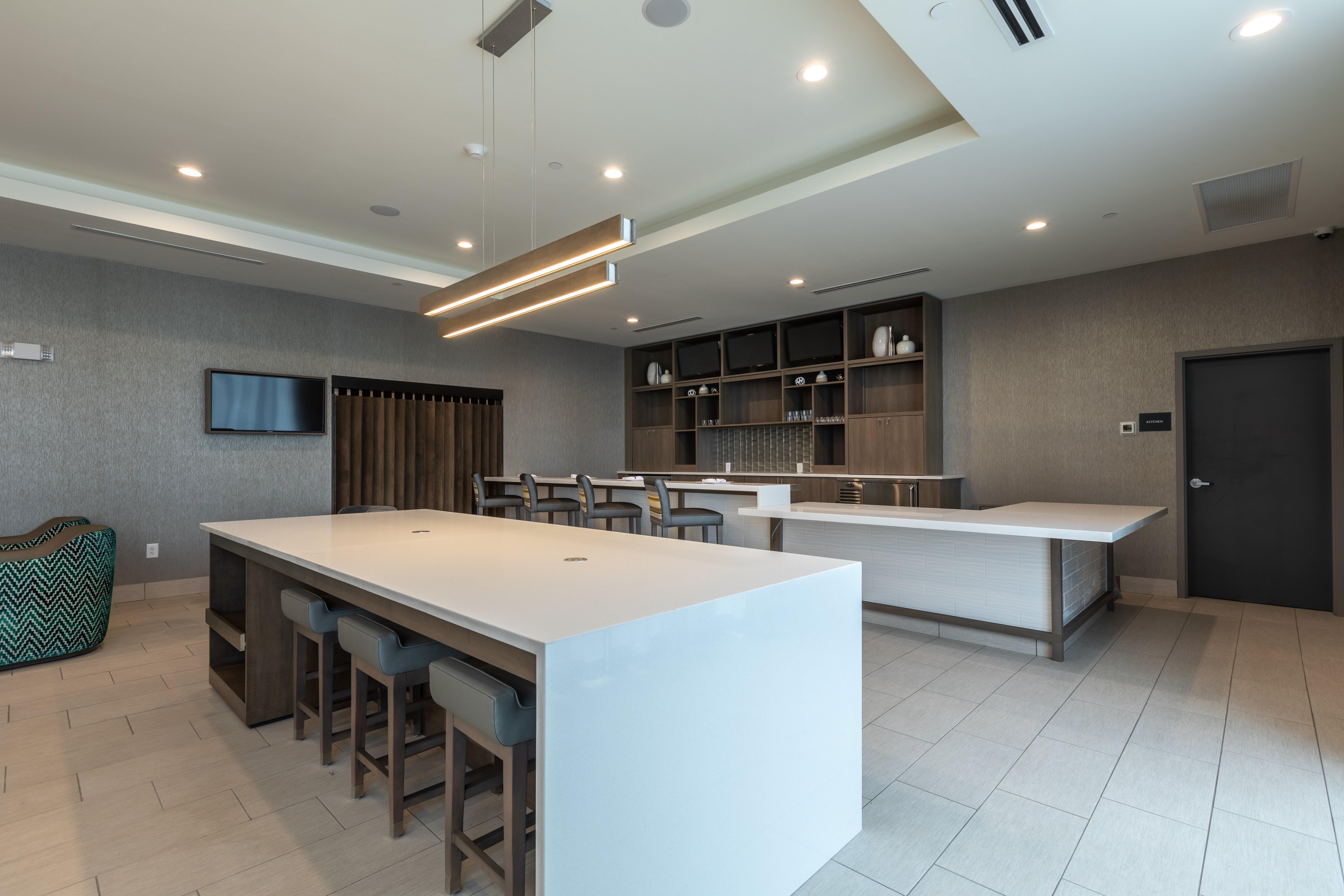 Holiday Inn Greenville - Woodruff Road By Ihg Екстериор снимка
