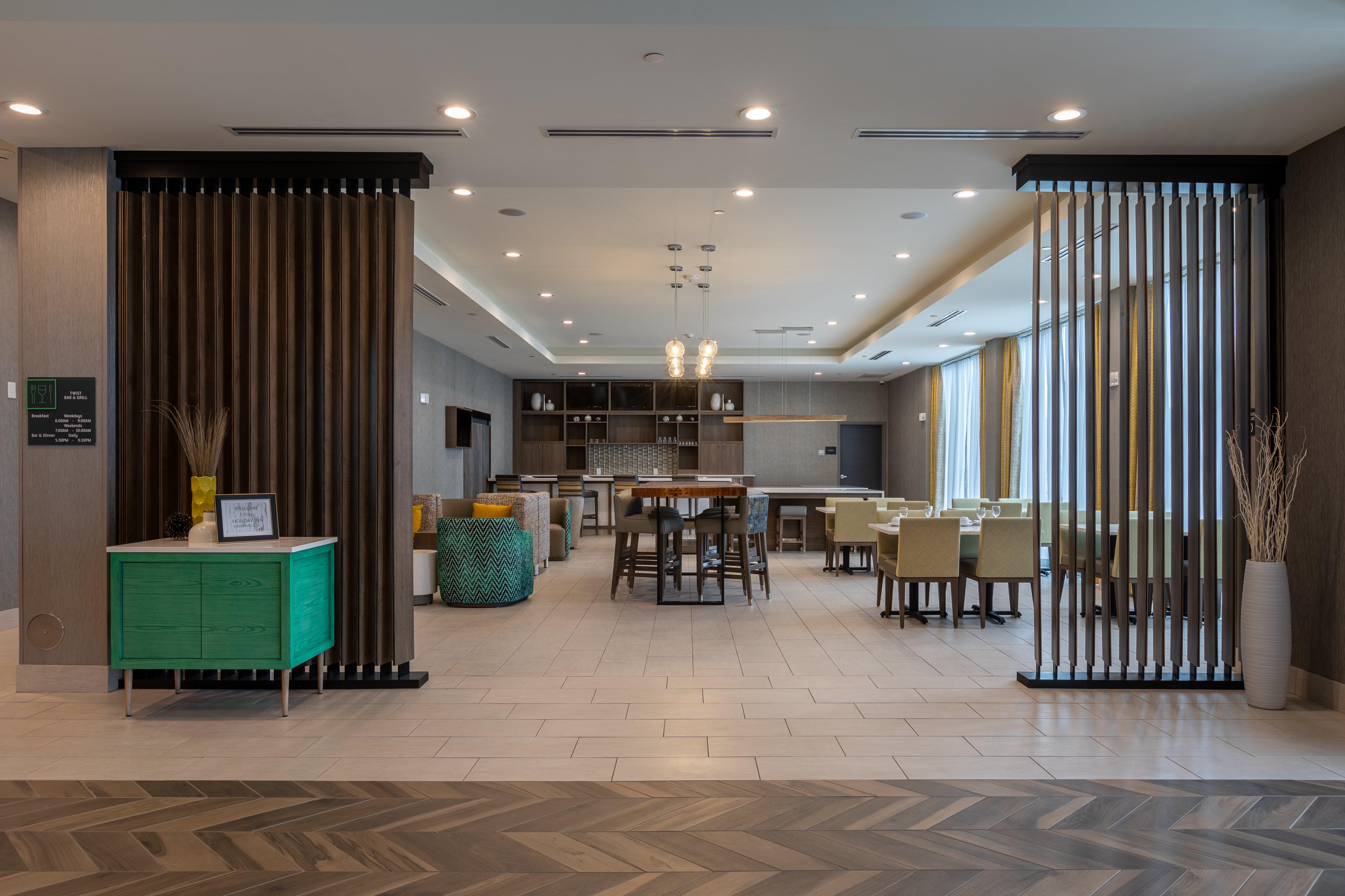 Holiday Inn Greenville - Woodruff Road By Ihg Екстериор снимка