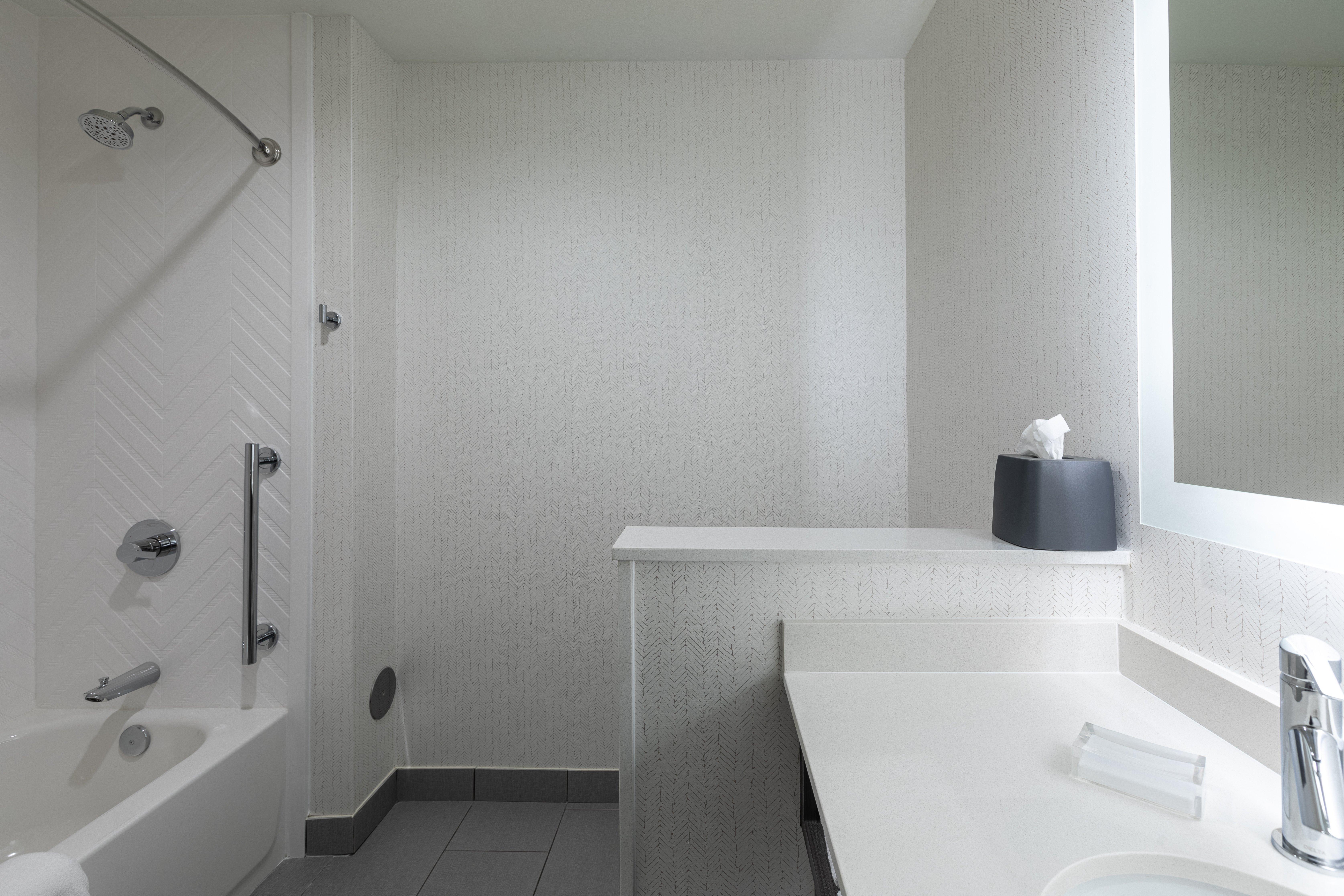 Holiday Inn Greenville - Woodruff Road By Ihg Екстериор снимка